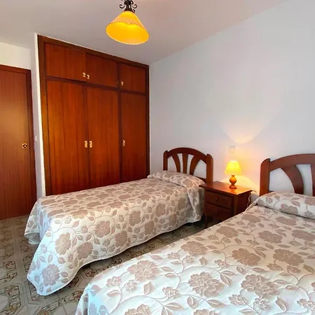 El Pinar Fuente Luminosa Apartment Salou